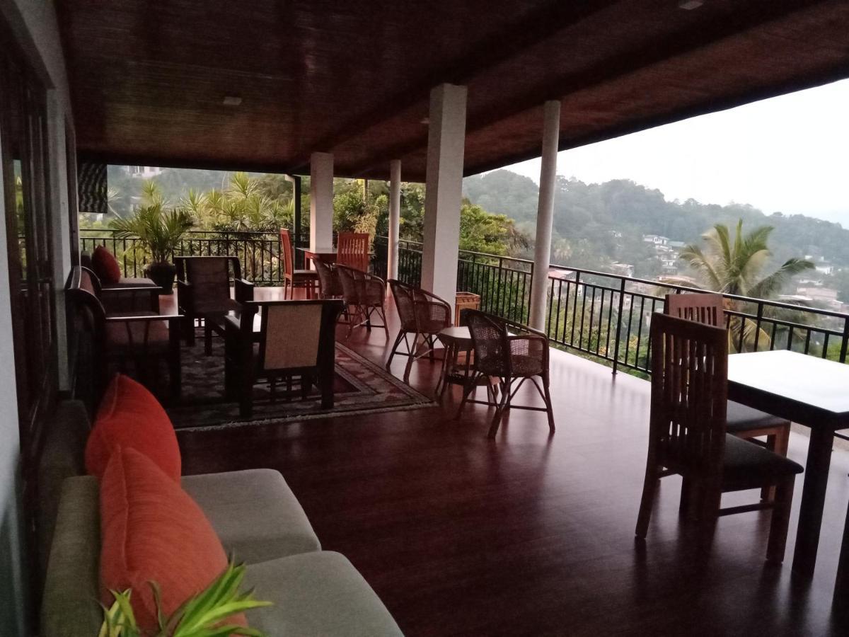 The Tenthola Kandy Bagian luar foto