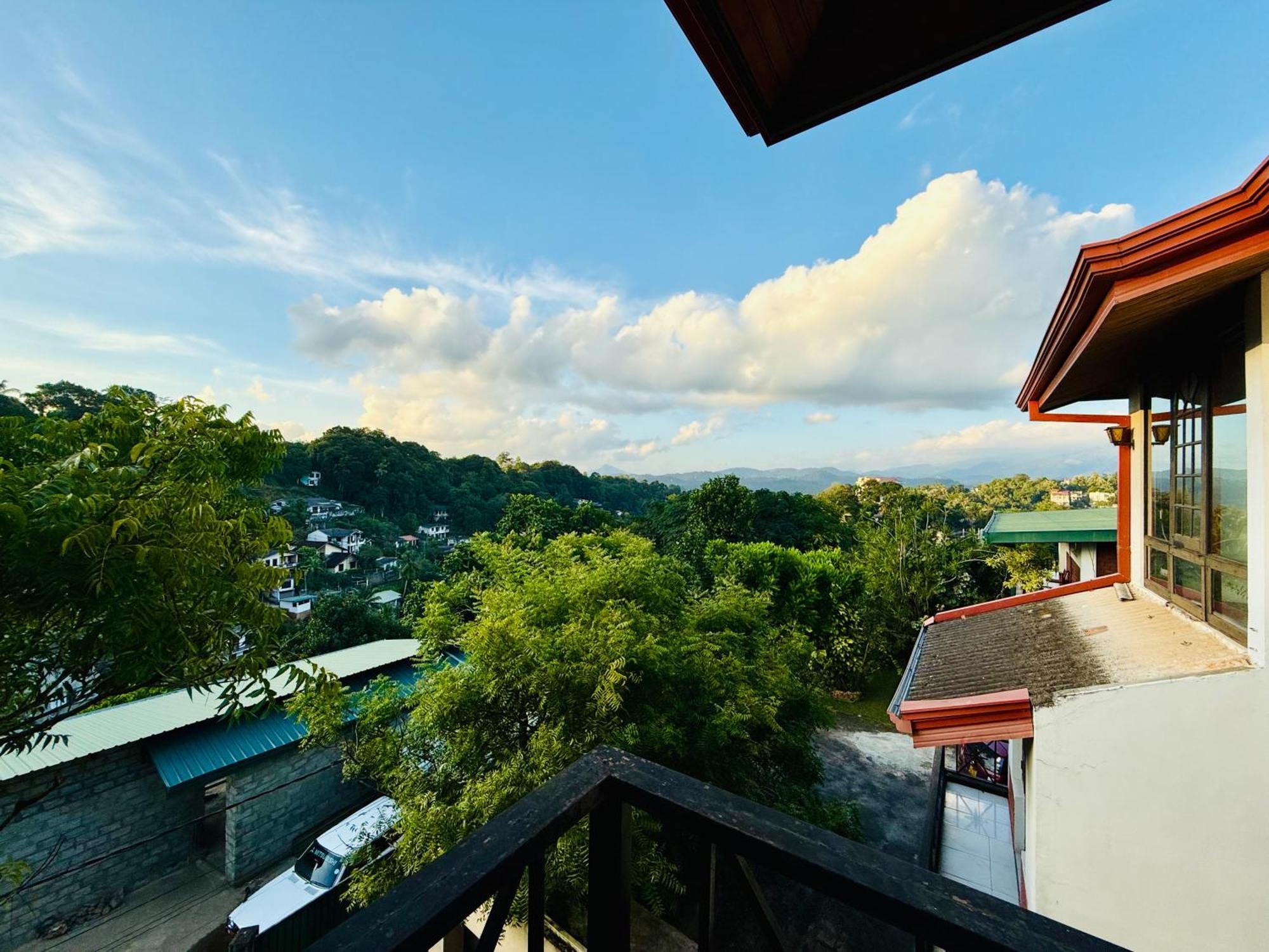 The Tenthola Kandy Bagian luar foto